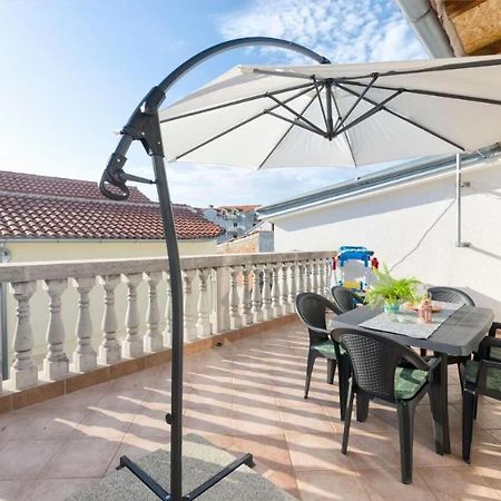 Apartment Marija Vodice Bagian luar foto