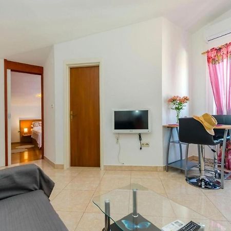 Apartment Marija Vodice Bagian luar foto