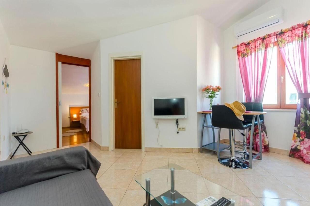 Apartment Marija Vodice Bagian luar foto