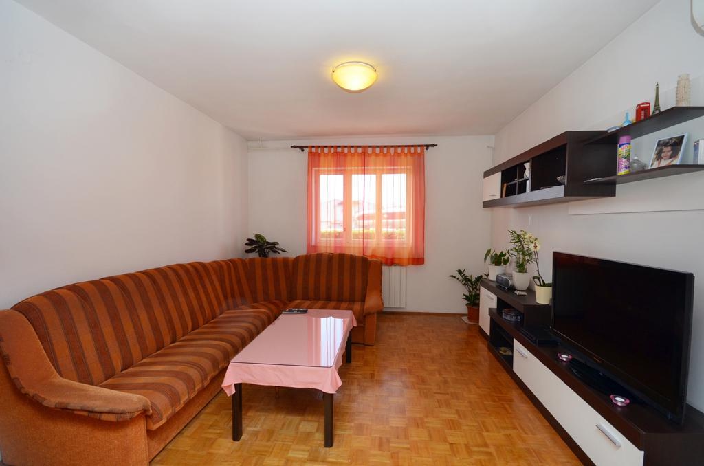 Apartment Marija Vodice Bagian luar foto