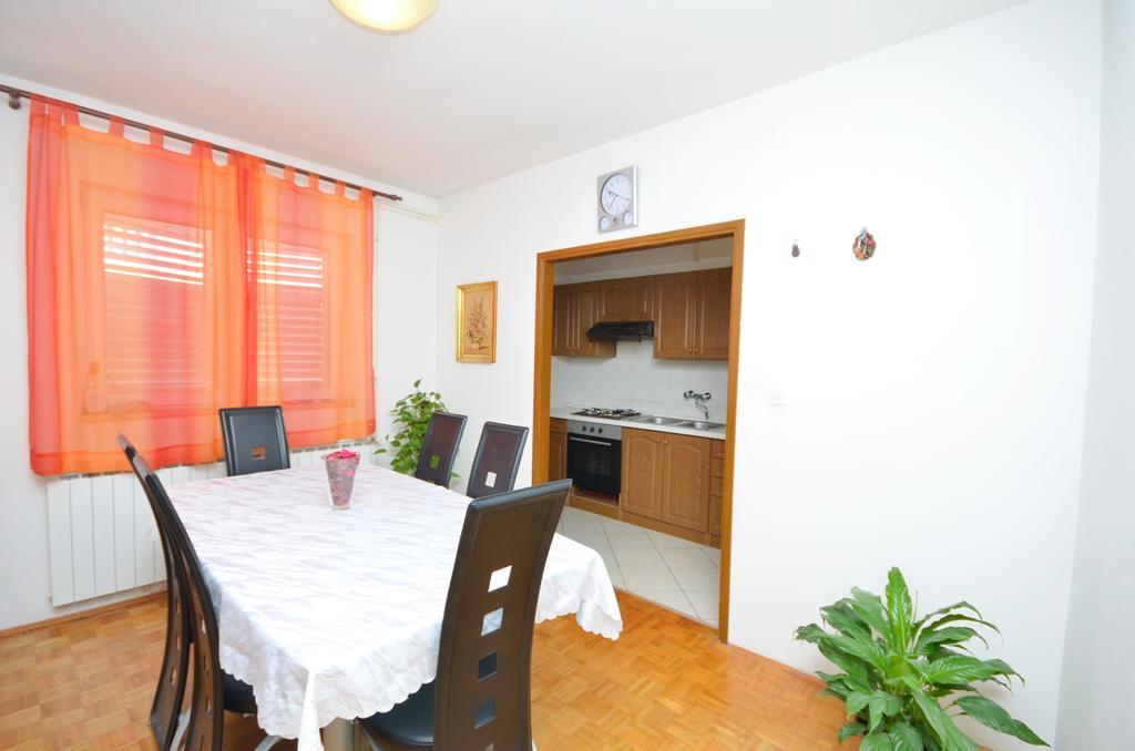 Apartment Marija Vodice Bagian luar foto