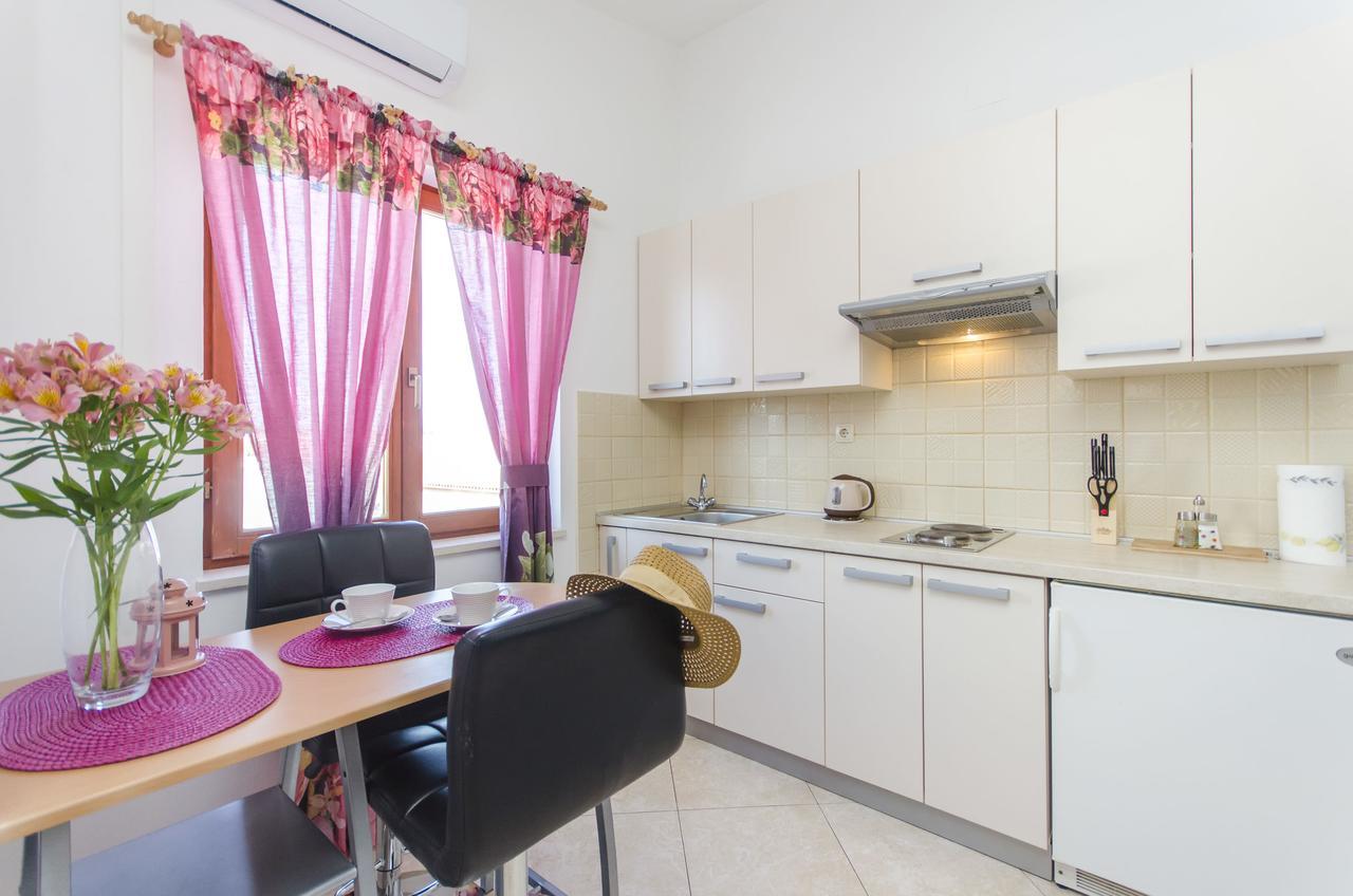 Apartment Marija Vodice Bagian luar foto