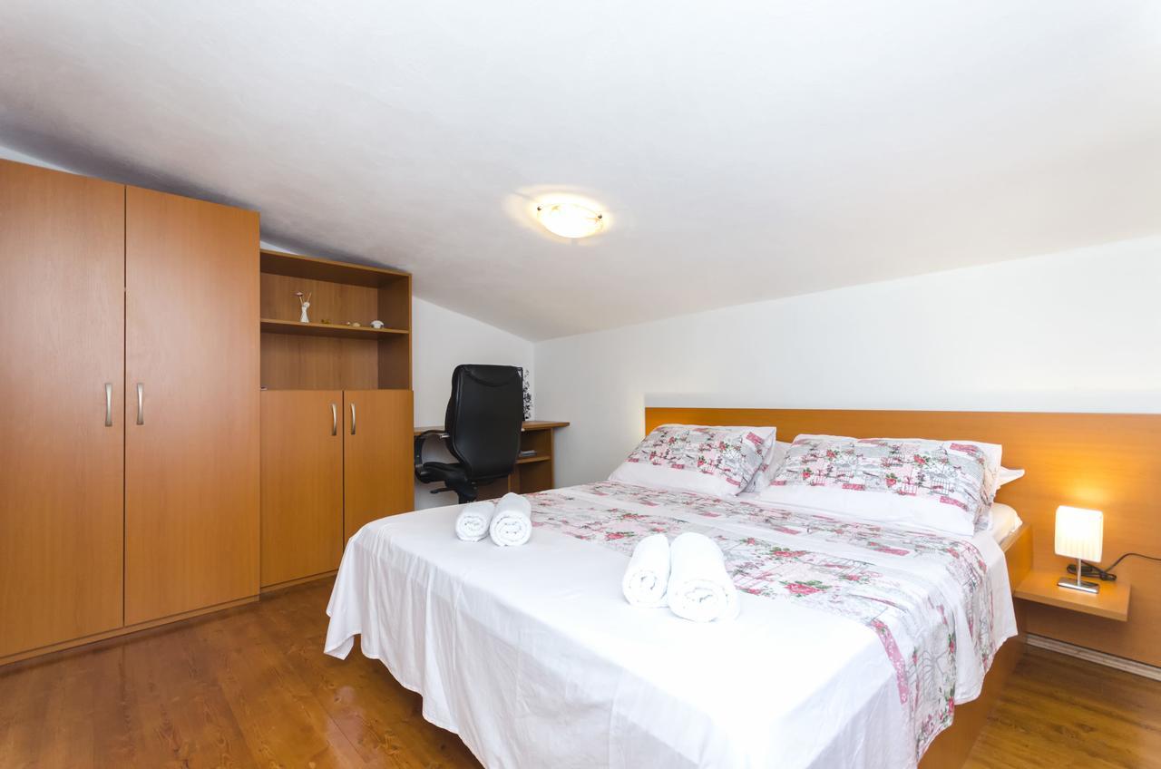 Apartment Marija Vodice Bagian luar foto