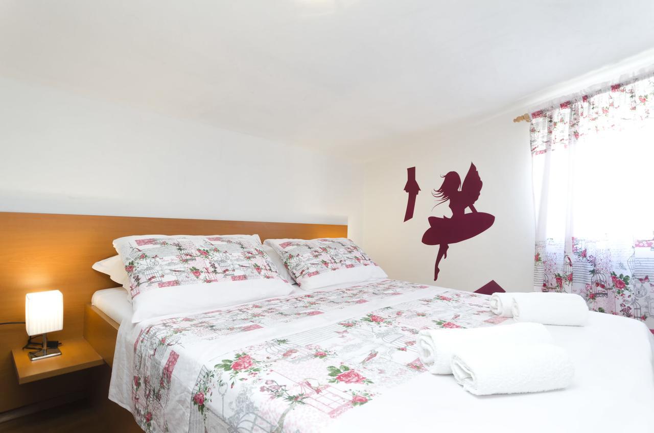 Apartment Marija Vodice Bagian luar foto