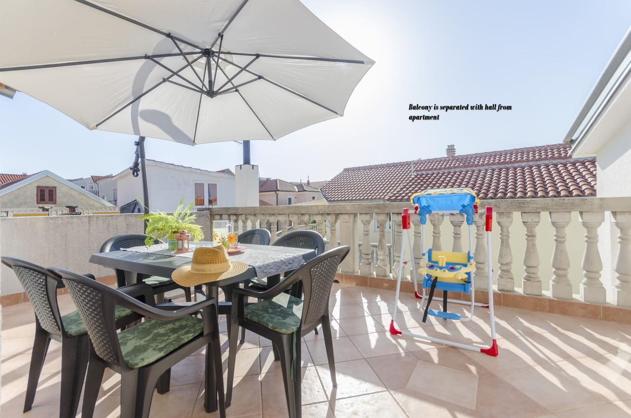Apartment Marija Vodice Bagian luar foto