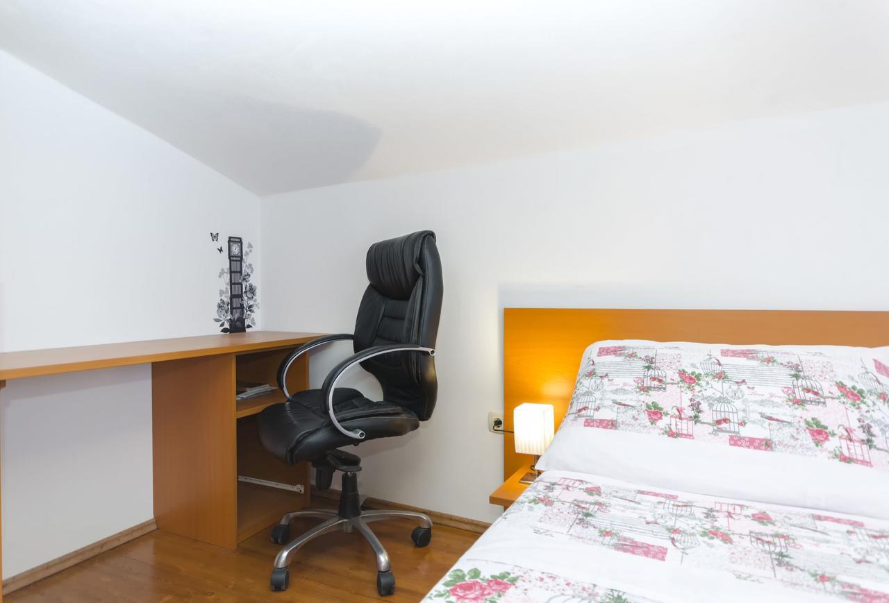 Apartment Marija Vodice Bagian luar foto