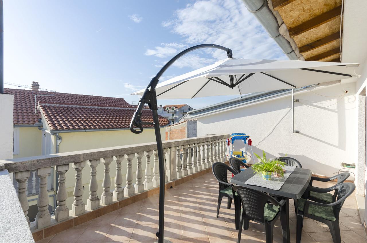 Apartment Marija Vodice Bagian luar foto